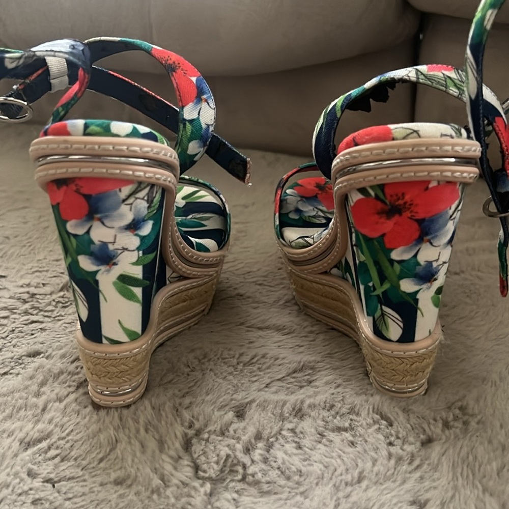 Jessica Simpson Multi-Colored Platform Sandals, S… - image 3